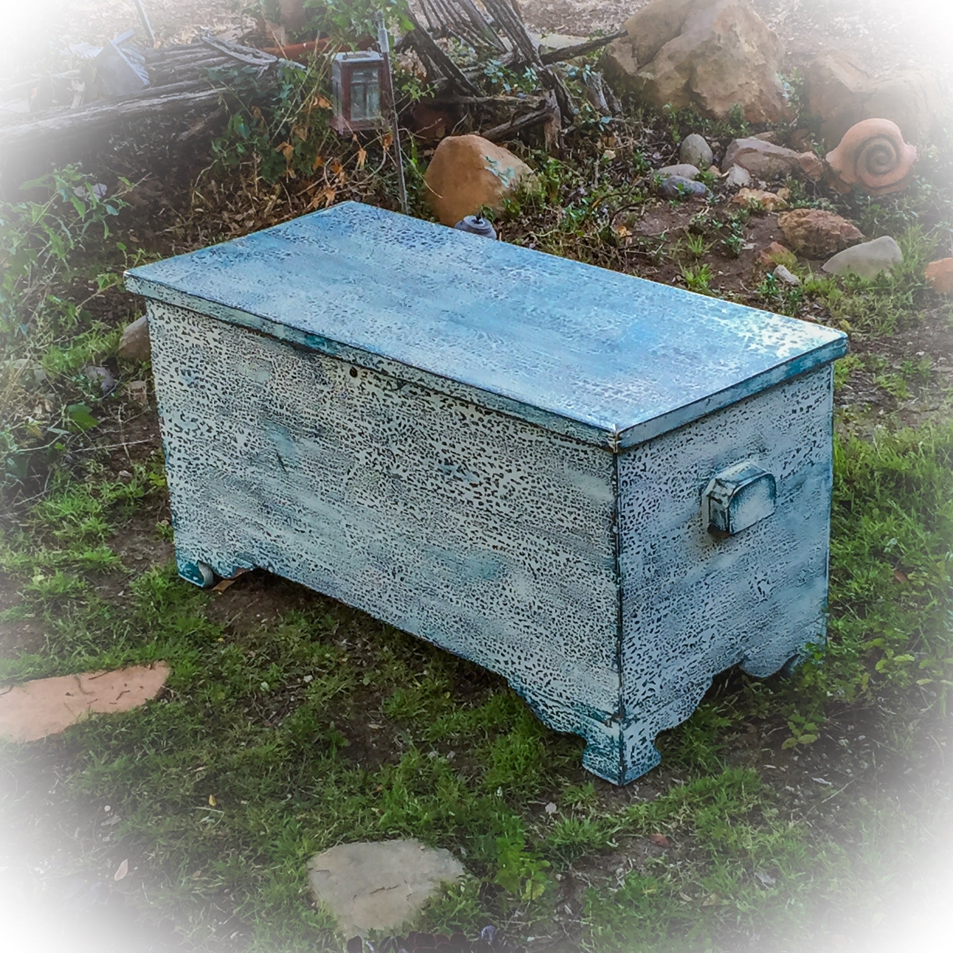 Lockable hope chest deals